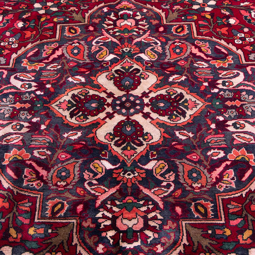 Bakhtiar rug 305×210 cm